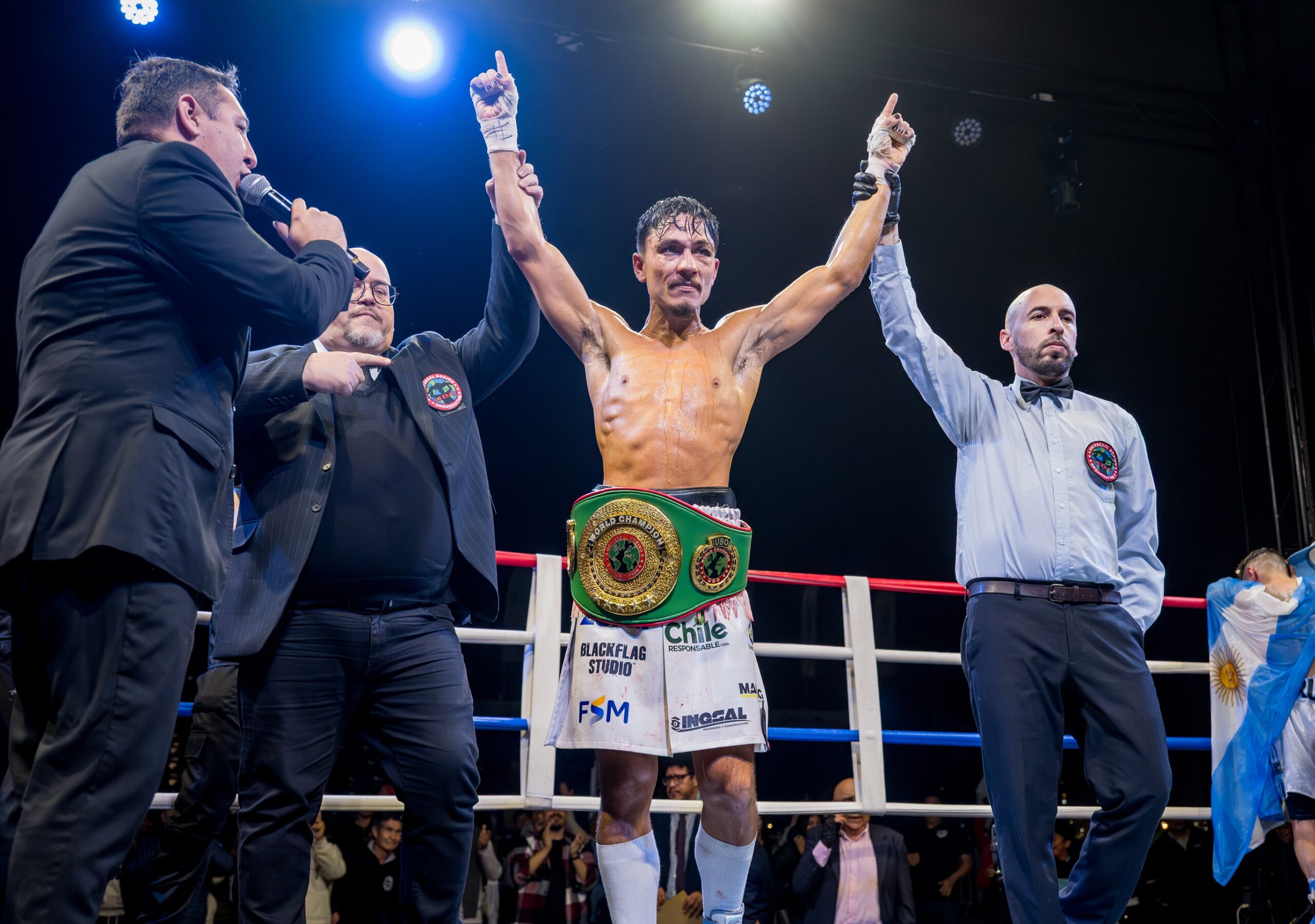 Iquique tiene un nuevo campeón mundial: Marcial “Chay” Carrión conquistó el título welter de la UBO
